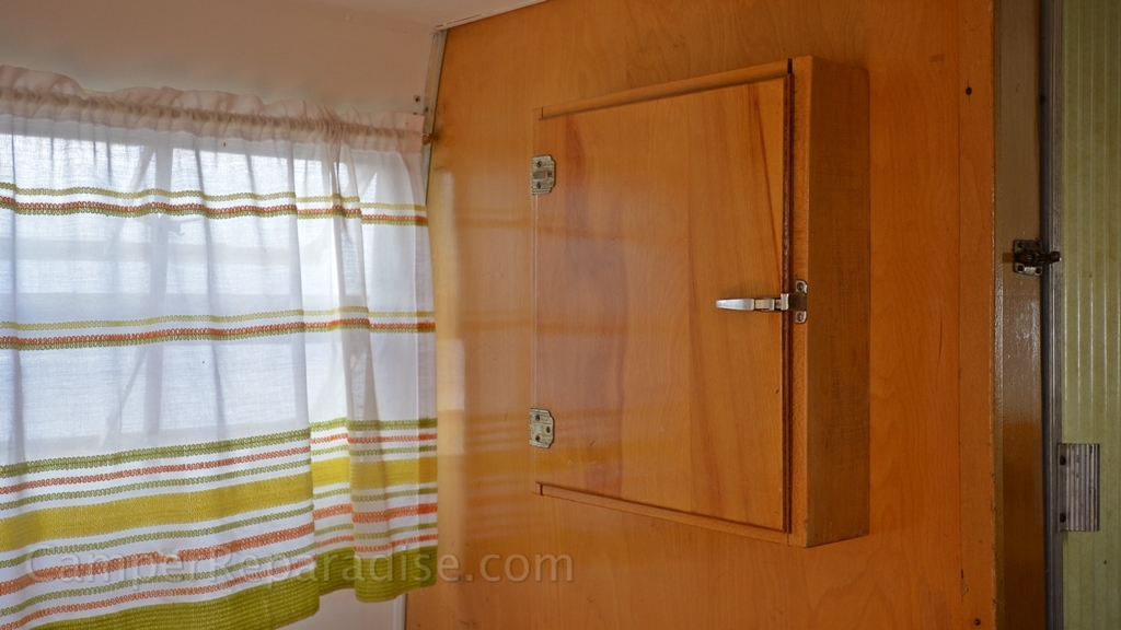 FlyingBedroom1