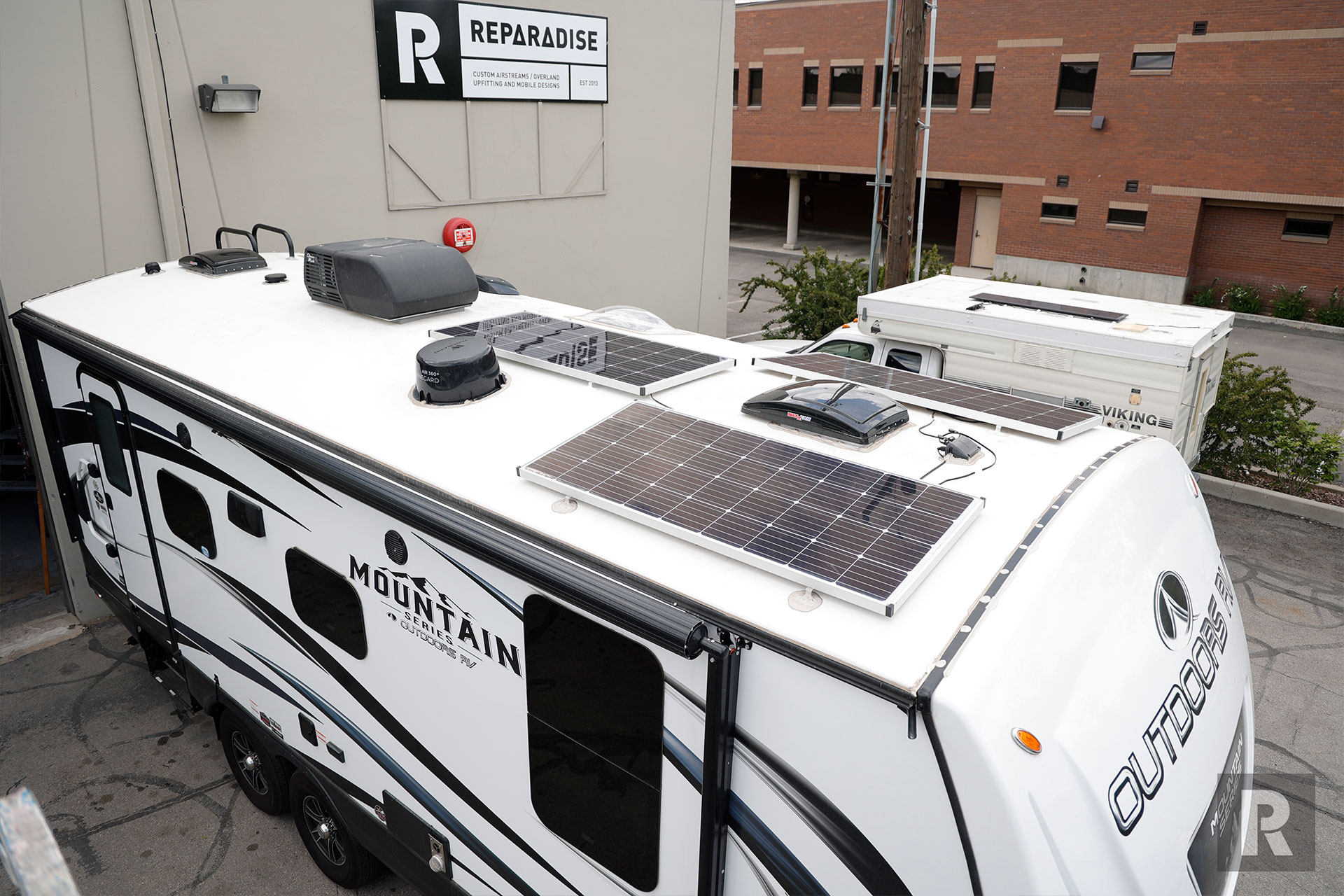 Outdoors RV off Grid Solar