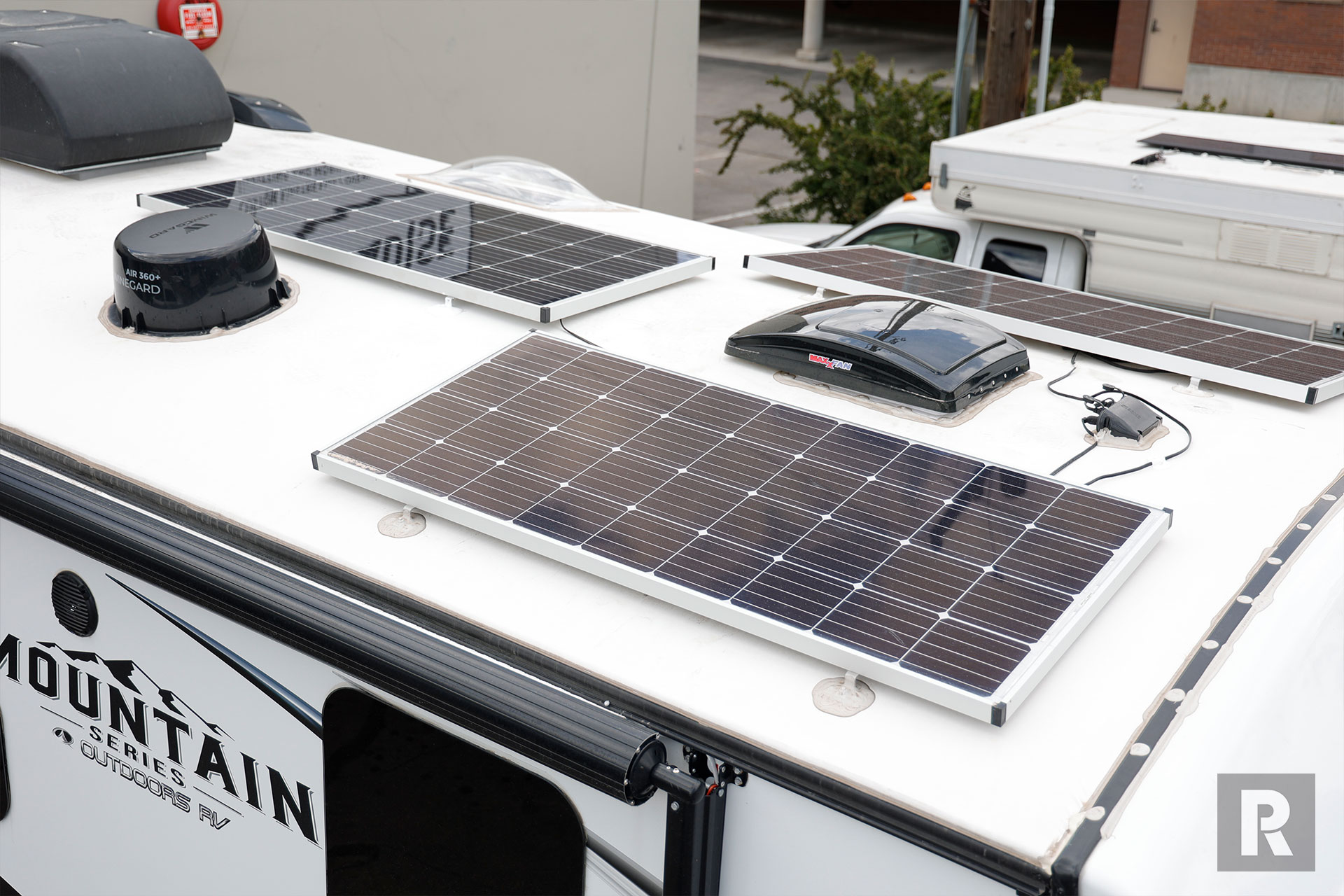 Outdoors RV off Grid Solar