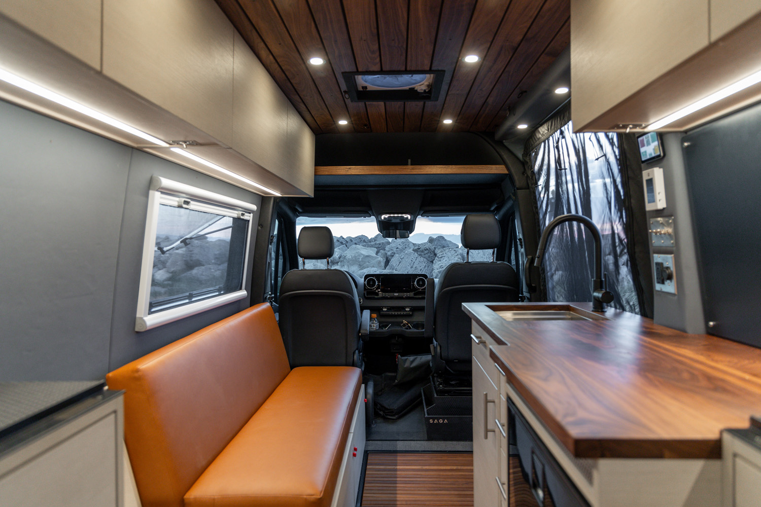 SAGA Vans Sprinter 170 Interior build from bed