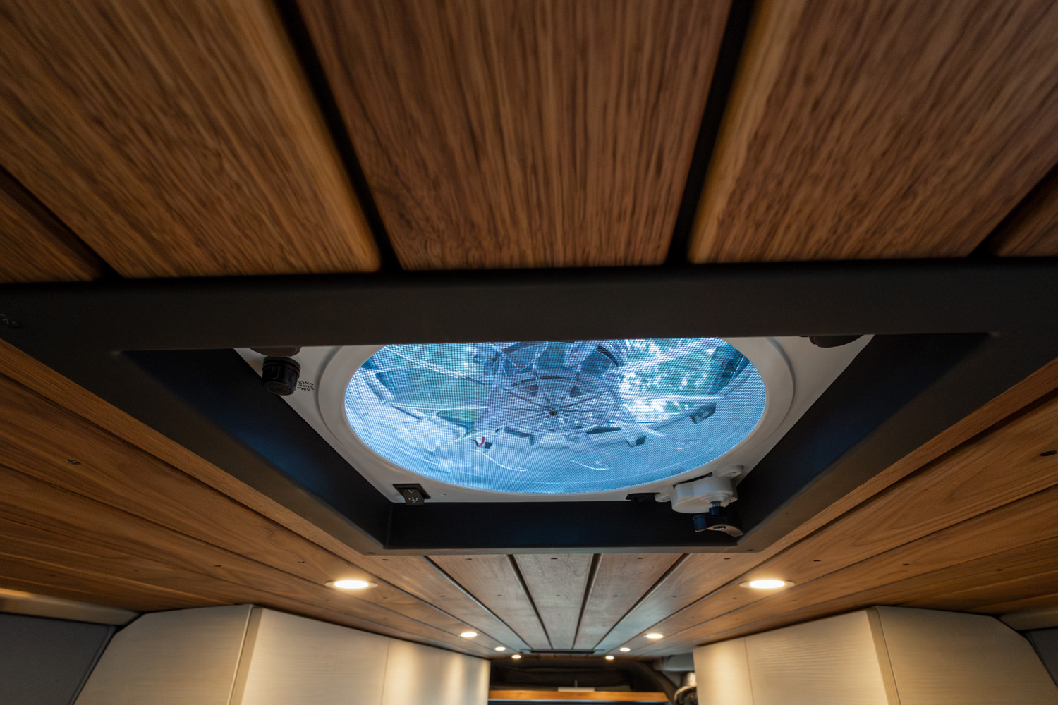 SAGA Vans Sprinter 170 interior MaxxAir fan